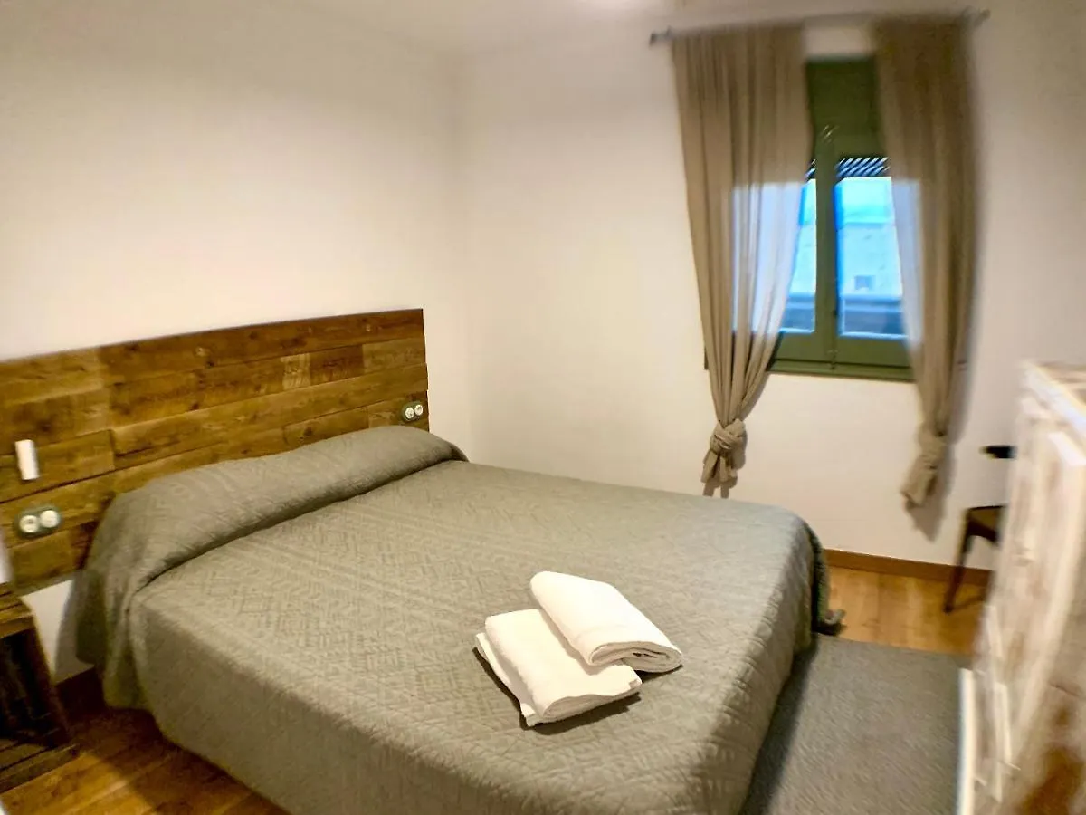 Can Rucall Piscina Compartida Vilamacolum Holiday home