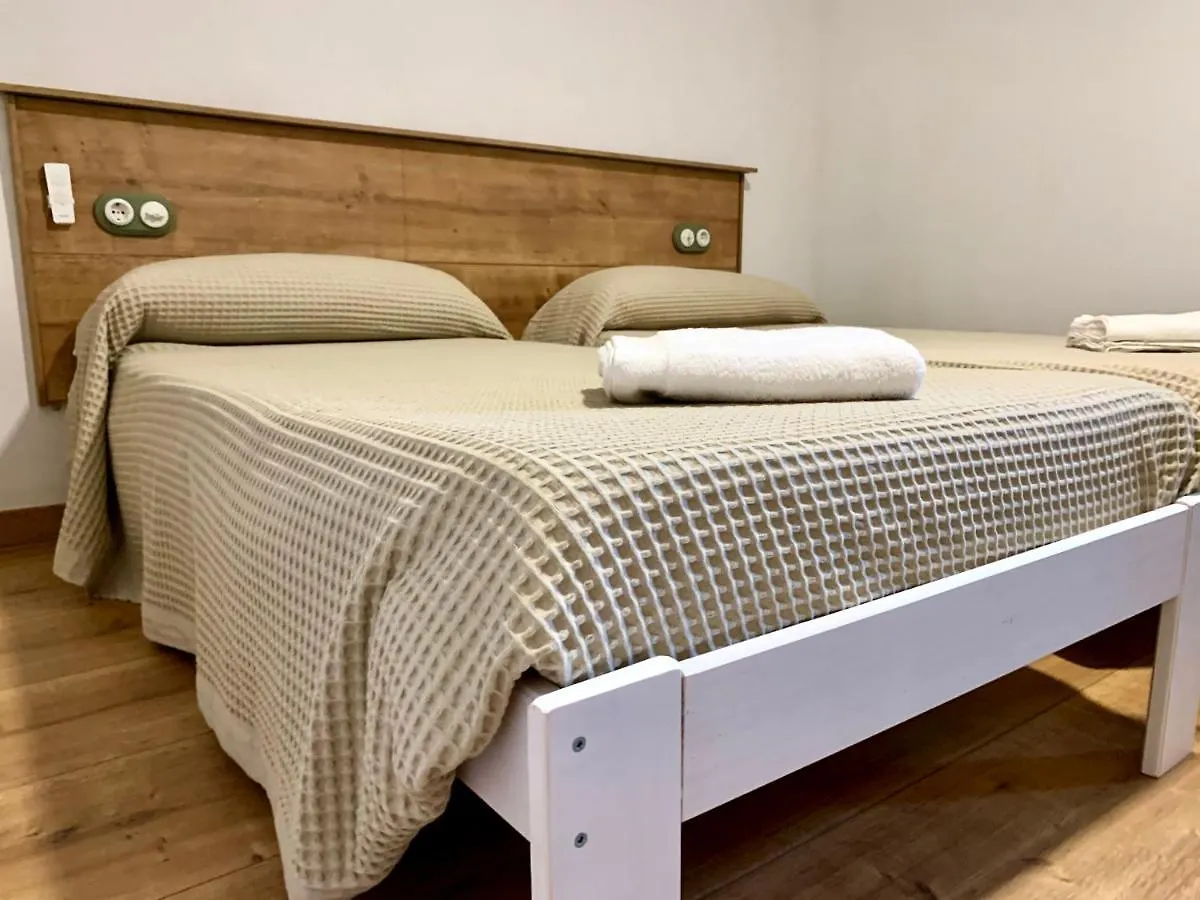Can Rucall Piscina Compartida Vilamacolum Holiday home